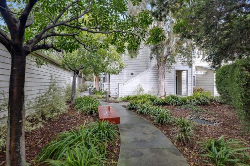 2204 Hastings Shore Ln, Redwood City, CA 94065-2106