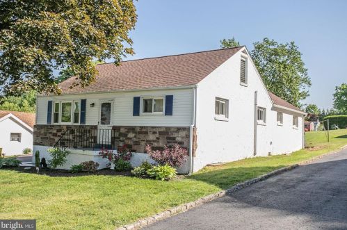 808 Maple Ave, Limerick PA  19468-2987 exterior