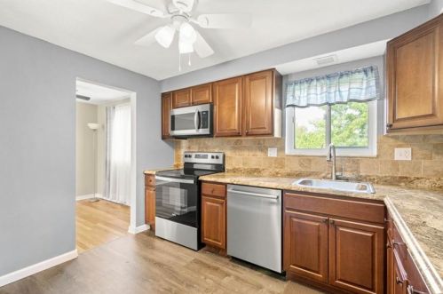 236 Bruceton Rd, Pittsburgh, PA 15236-4414