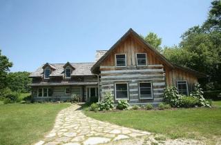 5572 Donegal Rd, Hubertus, WI 53033-9769