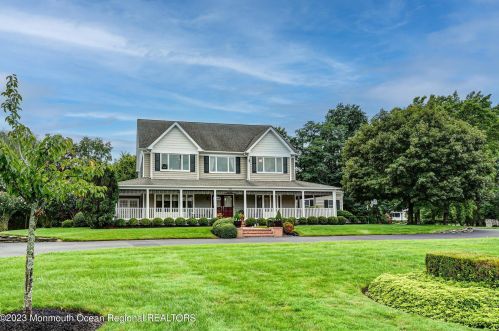515 Seven Bridges Rd, Little Silver NJ  07739-1742 exterior