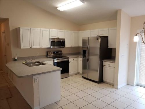 204 14th St, Vero Beach, FL 32960-5834