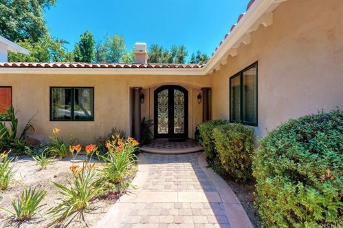 22926 Wrencrest Dr, Calabasas CA  91302-1866 exterior