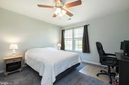 135 Sandpiper Ct, Gilbertsville PA  19525-8118 exterior