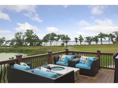 842 Beach Rd, Minnetrista, MN 55387
