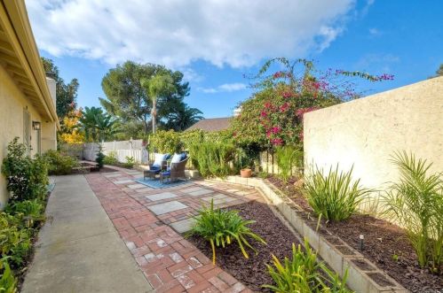 6727 Camino Del Prado, Carlsbad, CA 92011-3310