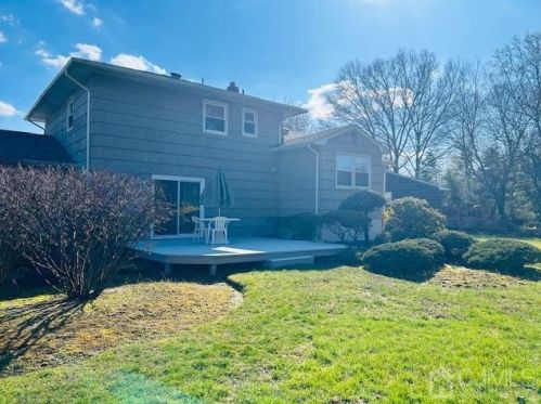 10 Eileen Ct, East Brunswick, NJ 08816-2743