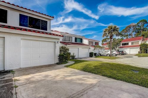 5105 Ernst Ct, Orlando, FL 32819-7552