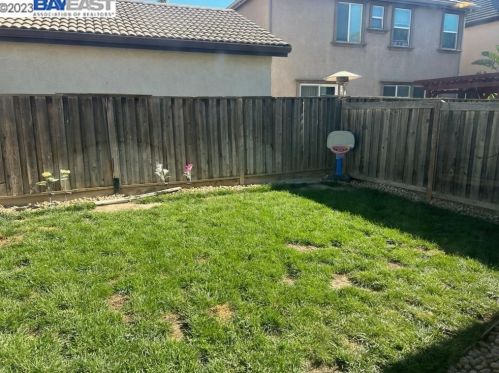 18220 Schumard Oak Rd, Lathrop, CA 95330-8532