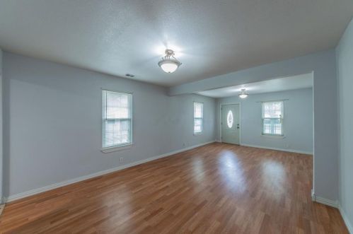 2569 High Crst Ave, Fort Worth TX 76111-1800 exterior