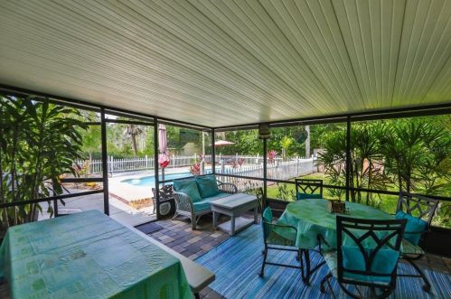 820 Crenshaw Lake Rd, Lutz FL  33548-8129 exterior