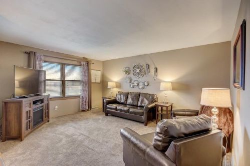 6209 Indiana Ave, Cudahy WI 53110-2871 exterior