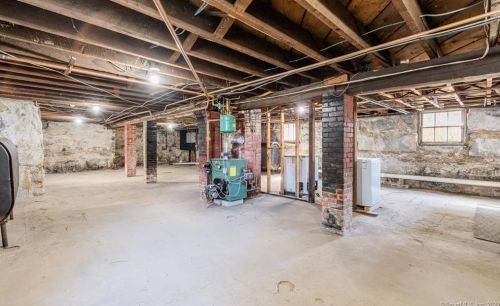 48 Ctr St, United States Coast Guard Ac CT  06320-5344 exterior