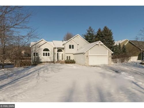 533 77th St, Saint Paul, MN 55121-2332