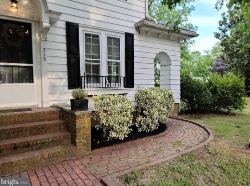 715 West St, Laurel, DE 19956-1927