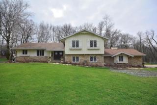19705 Briar Ridge Dr, Brookfield, WI 53045-6066