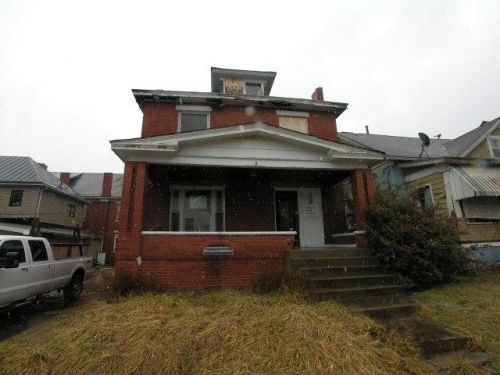 518 3rd St, Huntington WV  25701-1805 exterior