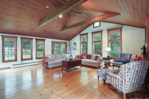 9 Codfish Hill Rd, Bethel, CT 06801-3301