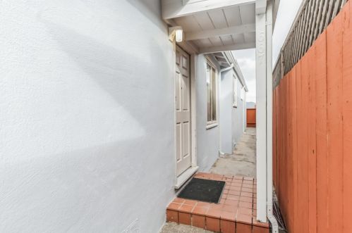 667 Skyline Dr, Daly City CA  94015-4622 exterior