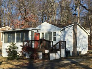 126 Metro Trl, Hopatcong NJ  07843-1554 exterior