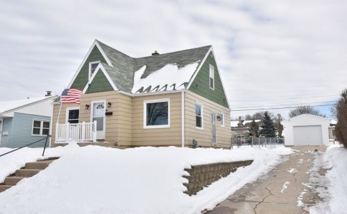 1336 103rd St, Milwaukee, WI 53214-3926