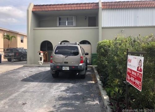 7325 3rd Ct, Hialeah, FL 33014-5017