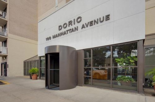 100 Manhattan Ave, Union City NJ  07087-5240 exterior