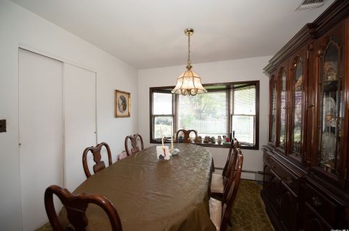 6 Celia Ln, Northport NY  11768-3049 exterior