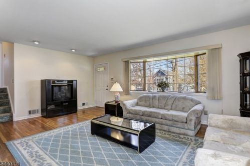 97 Woodland Ave, Verona NJ  07044-2207 exterior