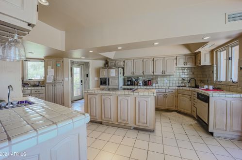 6220 Cholla Dr, Scottsdale AZ 85253-3170 exterior