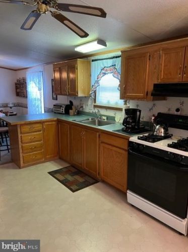 117 Mockingbird Ln, West Deptford NJ  08051-1390 exterior