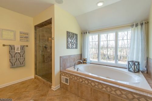 74 Forge Hill Rd, Glen Gardner NJ  08826-3122 exterior