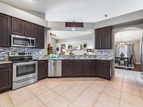 19018 Fishermans Bend Dr, Lutz FL  33558-9753 exterior