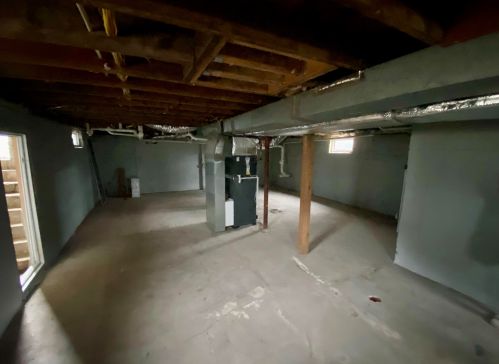 35 Burke St, Nashua NH  03060-4709 exterior