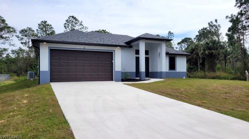 821 Greenwood Ave, Lehigh Acres, FL 33972-3025