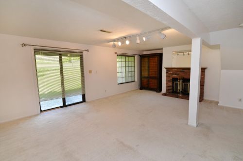1566 Grn Edge Dr, Florence KY  41042-7099 exterior