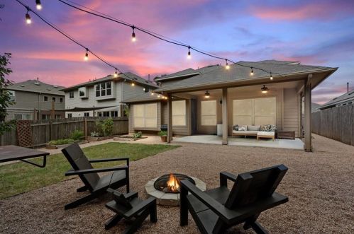 6629 Alleyton Dr, Austin TX 78725-2915 exterior