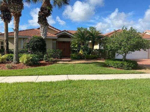 6170 Pitch Ln, Boynton Beach, FL 33437-4124