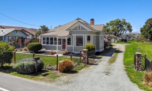1640 Cienega Rd, Hollister, CA 95023-5512