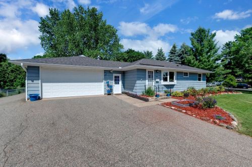 11200 Rich Rd, Minneapolis, MN 55437-3441