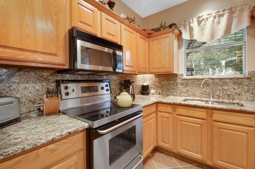 3516 Marquette Dr, Denton TX  76210-8735 exterior