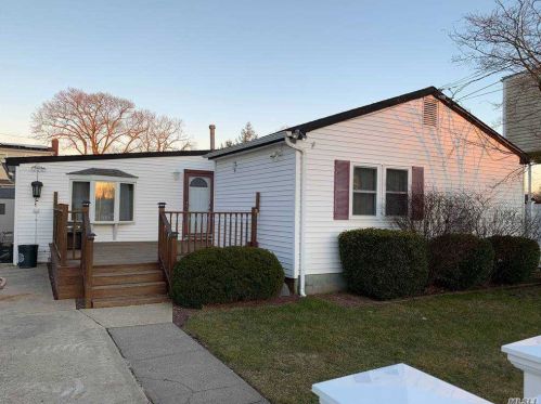 372 Strong Ave, North Lindenhurst, NY 11757-4428