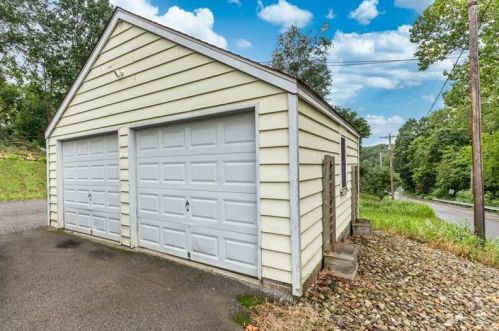 5901 Station Hill Rd, Gibsonia, PA 15044-9766