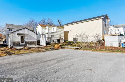 429 Lawrence St, Charles Town WV  25414-1552 exterior
