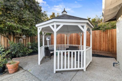 831 Mohican Way, Redwood City CA  94062-3416 exterior