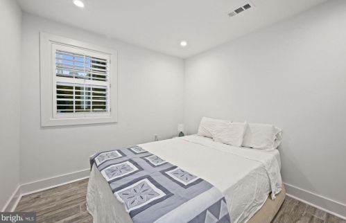 438 Kenyon St, Washington DC 20010-2915 exterior