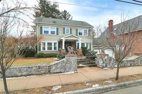 293 Main St, Nelsonville, NY 10516-1406