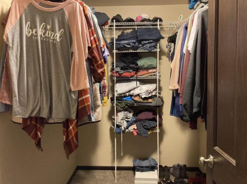 907 Lotus Trl, Menasha WI  54952-8852 exterior