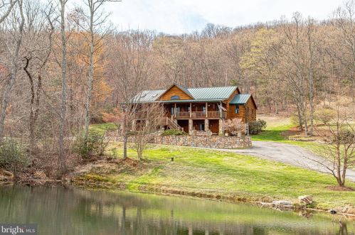 3714 Mountain Rd, Haymarket VA  20169-1739 exterior