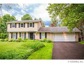 177 Valley Green Dr, Penfield, NY 14526-1743